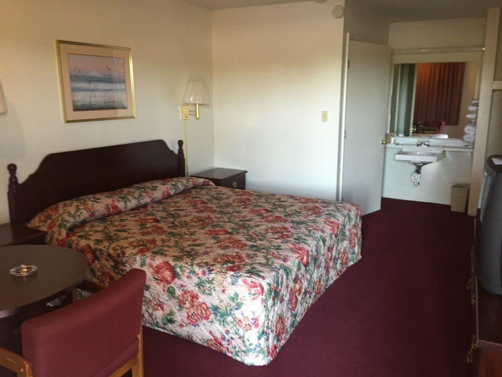 Economy Inn St. James Extérieur photo